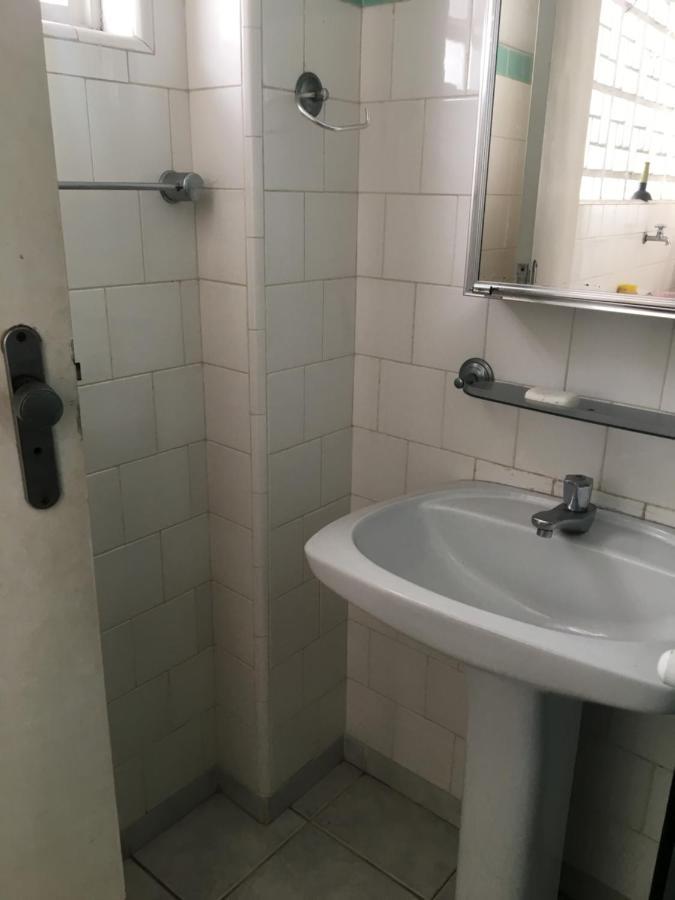 Apartamento Apto Na Enseada- 3 Quadras Da Praia Da Enseada *
